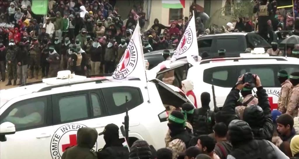 Israel recebe corpos de reféns liberados pelo Hamas