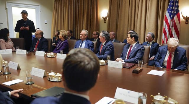 Trump planeja tarifas de 25% sobre importações da UE