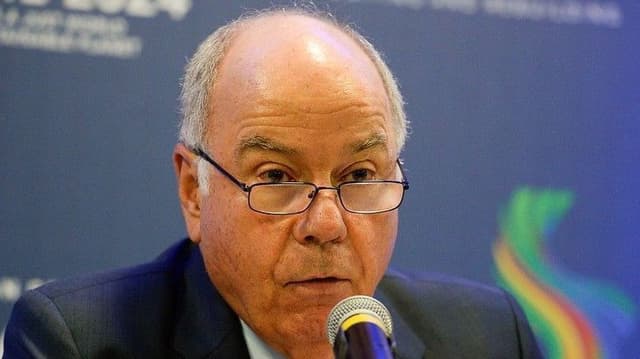 Mauro Vieira debate inteligência artificial em Paris