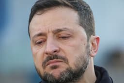 Zelensky alerta sobre risco à Ucrânia sem apoio dos EUA