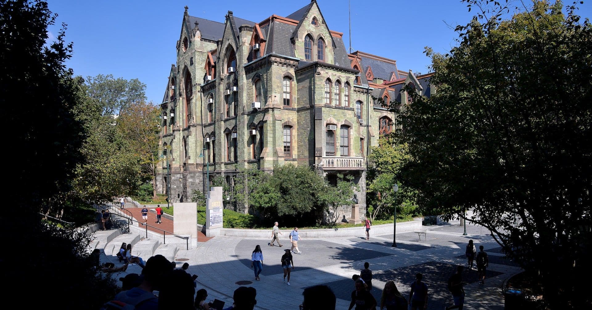 Trump Suspende Financiamento à Universidade da Pensilvânia