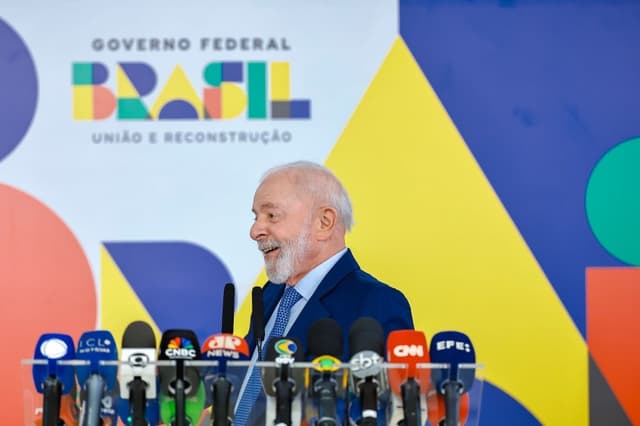 Lula aborda críticas, inflação e medidas econômicas em coletiva