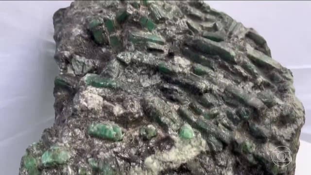 Entenda as Cores dos Rubis e Esmeraldas