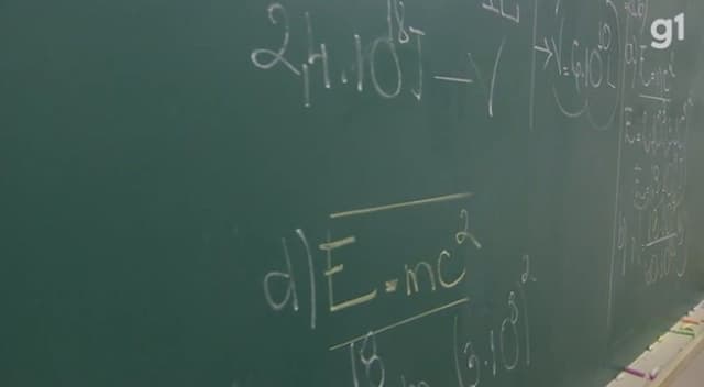 Lei proíbe celular nas escolas públicas e privadas