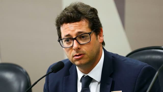 Fábio Wajngarten é investigado por ocultar joias do ex-presidente