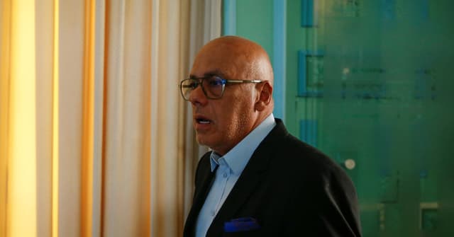 Venezuelanos Deportados para El Salvador Enfrentam Falta de Processo Legal