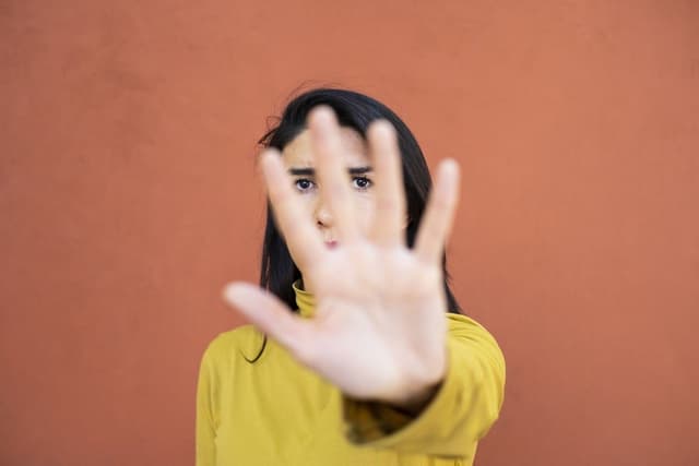 Entenda o movimento 4B que rejeita sexo e casamento