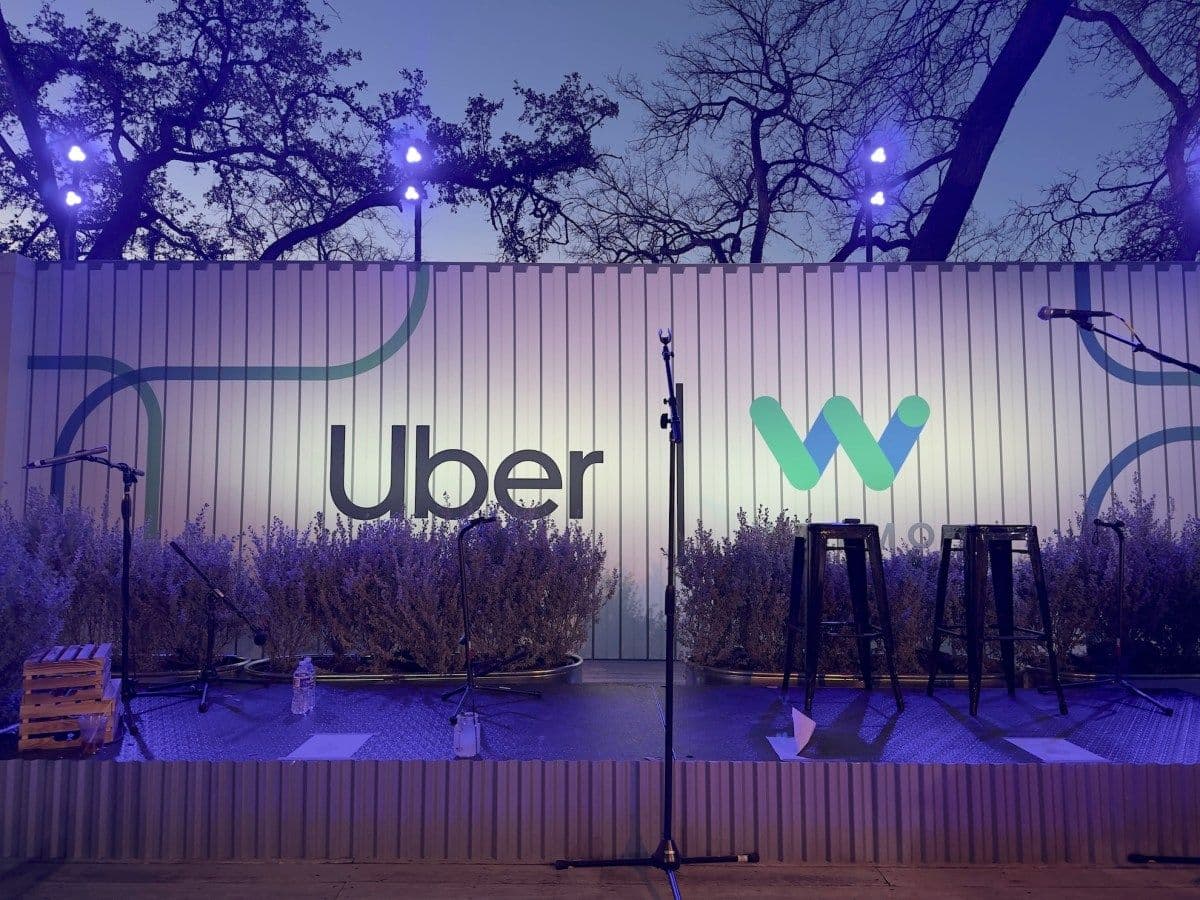 Avaliação do robotaxi Uber-Waymo e novidades da Rivian