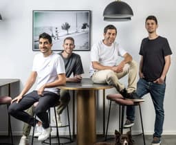 Google Intensifica Negociações para Adquirir Wiz