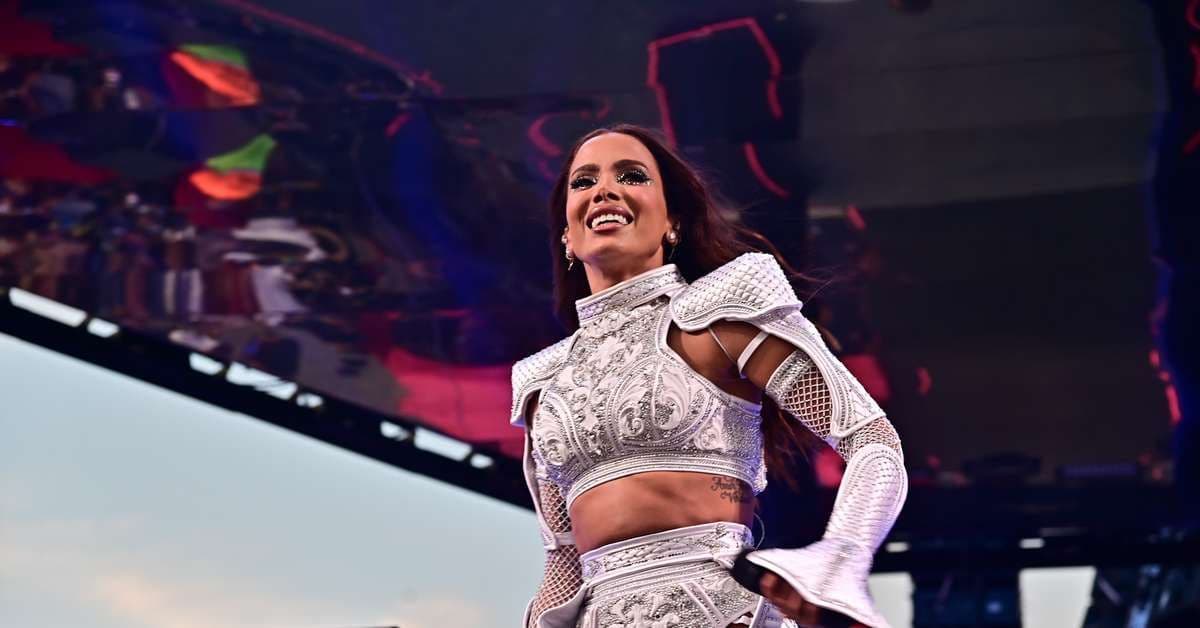 Looks deslumbrantes dos famosos nos ensaios da Anitta