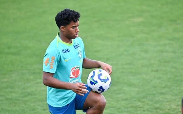 Endrick: Da Revelação à Dificuldade na Seleção