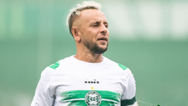Crise Interna no Coritiba Envolvendo Rafinha