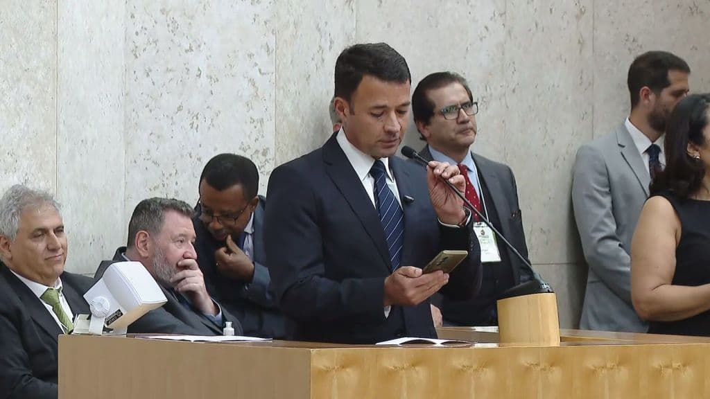 Vice-Prefeito de São Paulo comenta sobre Cracolândia e muro