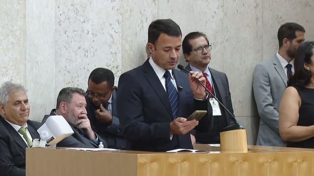 Vice-Prefeito de São Paulo comenta sobre Cracolândia e muro