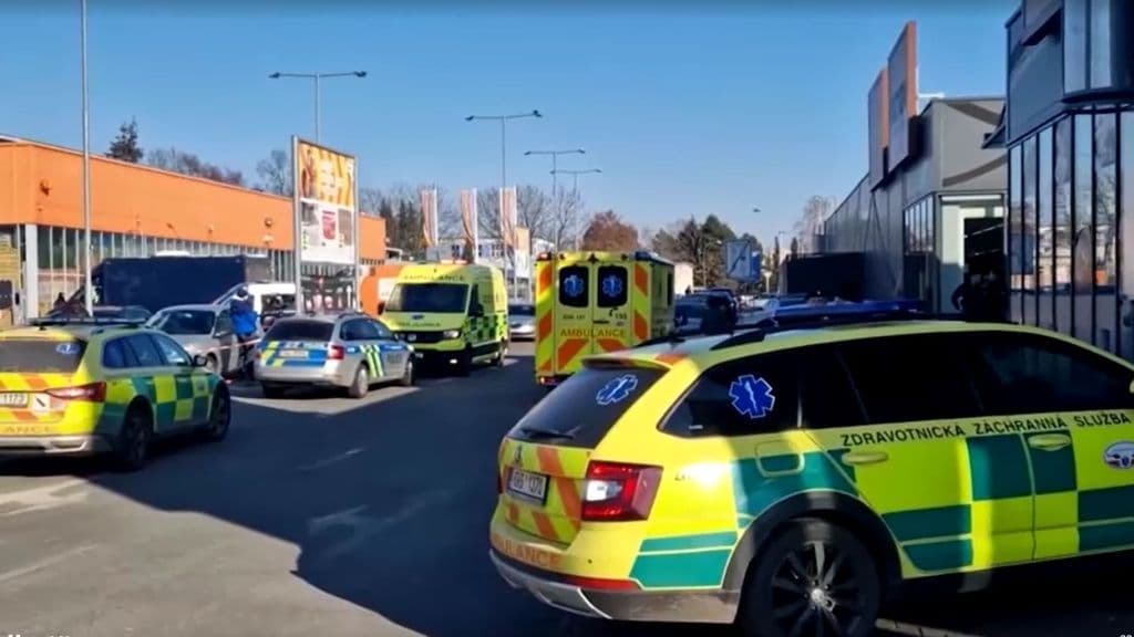 Ataque com faca resulta em mortes na República Tcheca