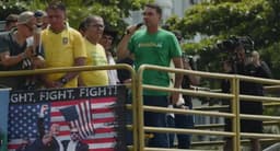 Flávio Bolsonaro critica Alexandre de Moraes em ato no RJ