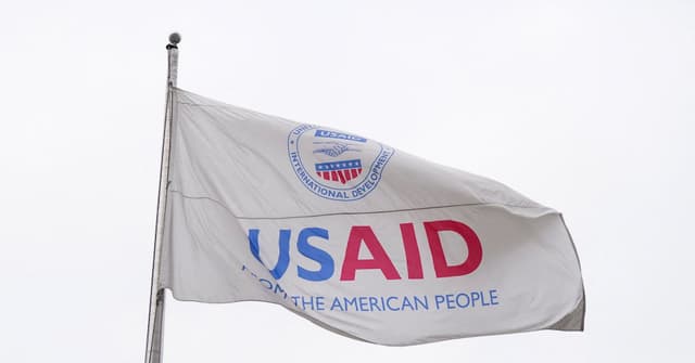 Trump Reformula Ajuda Internacional para Mais Eficácia