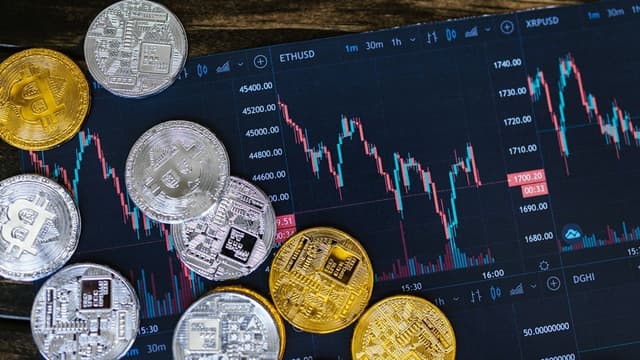 Criptomoedas Promissoras para Investimentos em 2025