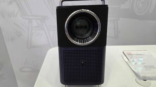 TCL Lança Projetor A1S com Google TV e Brilho Alto