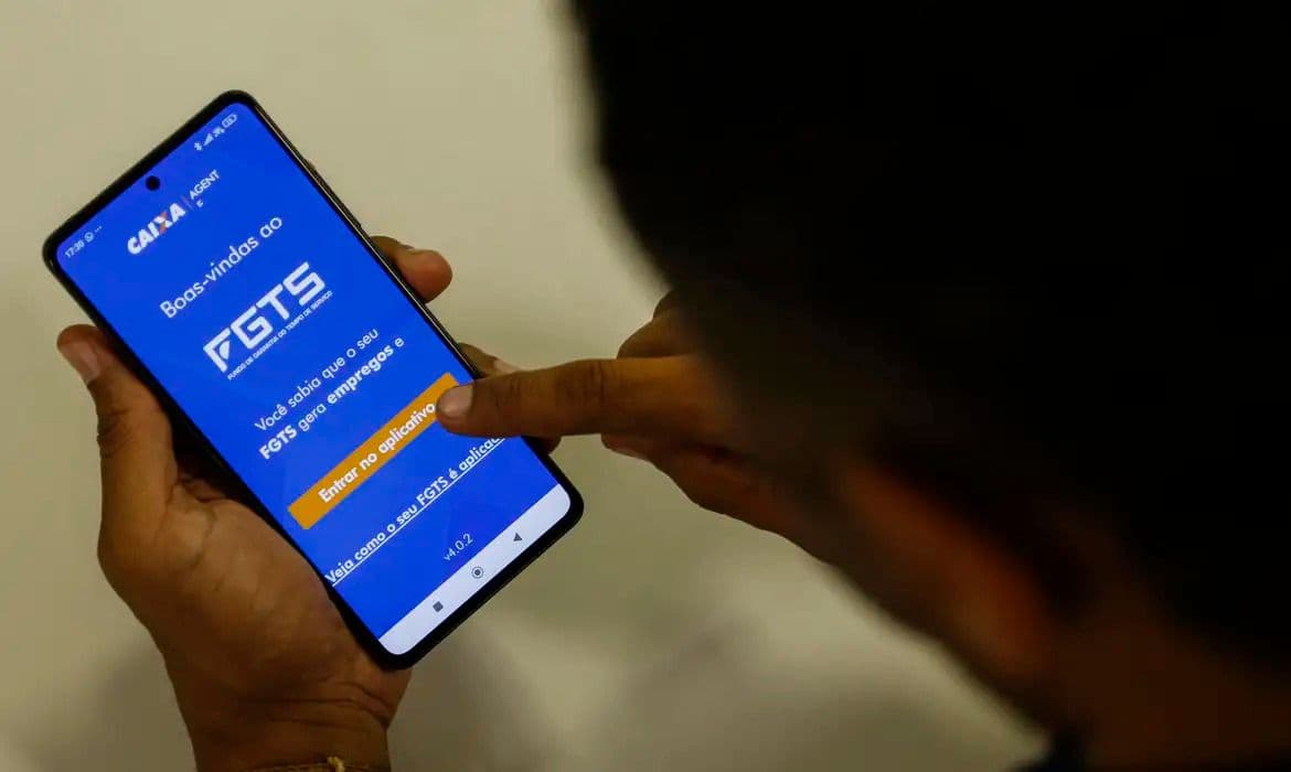 Governo libera saldo do FGTS para demitidos em março