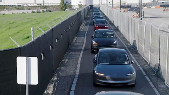 Tesla testa carros autônomos na rota fábrica-porto
