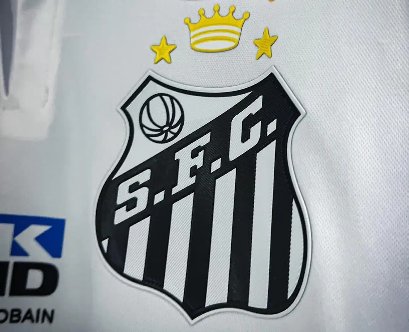 Deivid Washington é apresentado como reforço do Santos