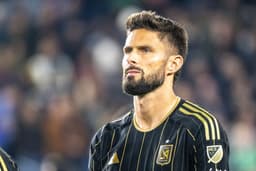 Olivier Giroud tem casa roubada e prejuízo de R$ 2,8 milhões