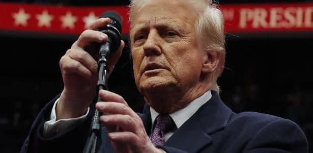 Trump perde posições e despenca na lista de ricos