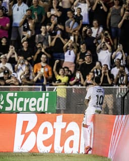 Neymar brilha em vitória do Santos no Paulistão