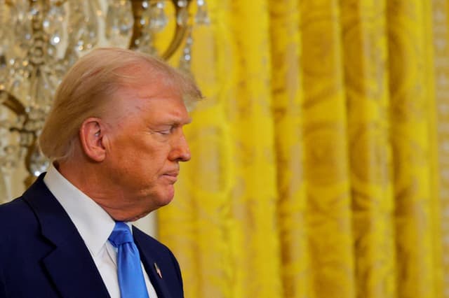 Trump confirma aplicação de tarifas sobre México e Canadá