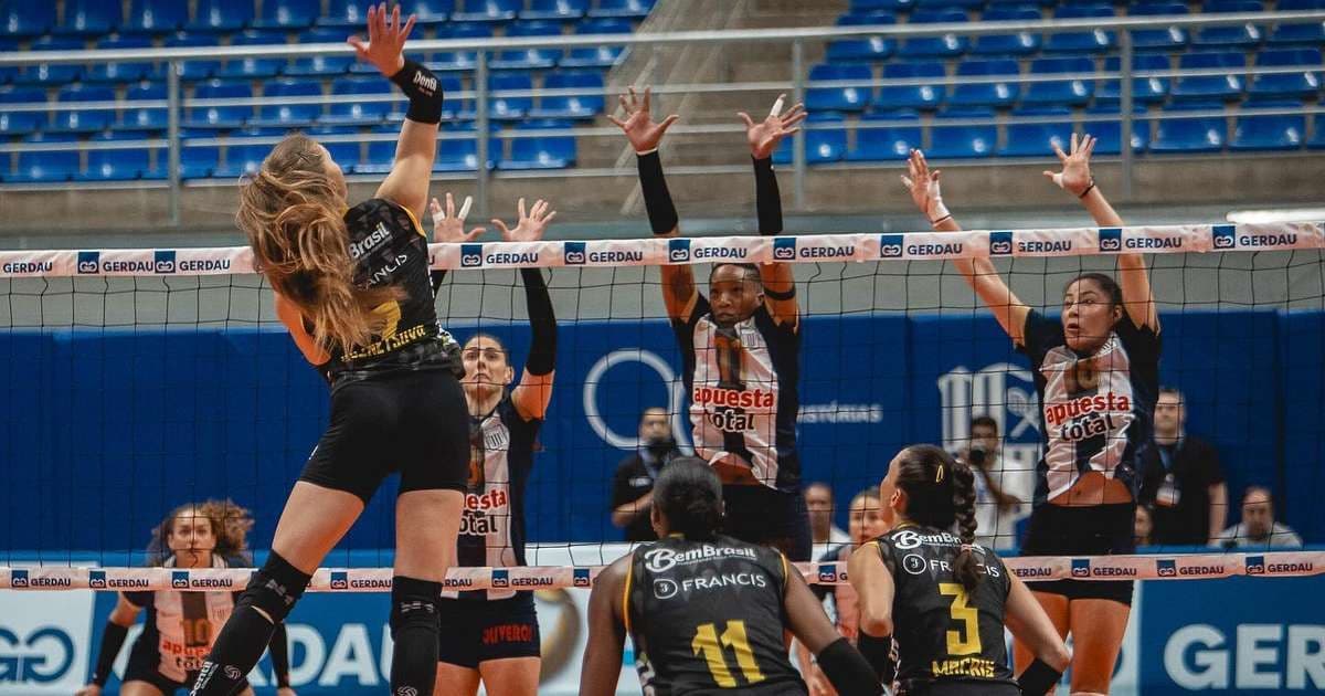 Dentil Praia Clube enfrenta Gerdau Minas na semifinal