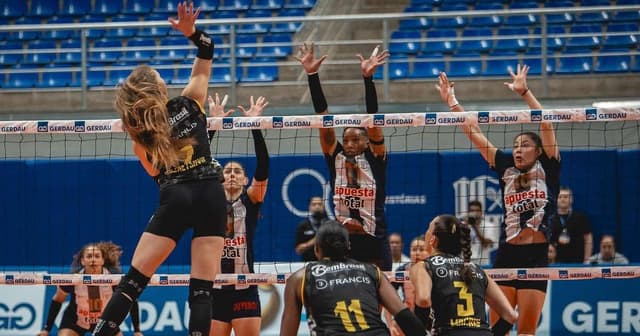 Dentil Praia Clube enfrenta Gerdau Minas na semifinal