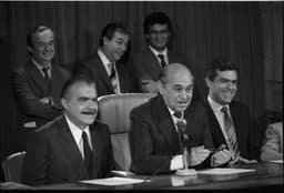 Redemocratização e o Fortalecimento da Democracia no Brasil