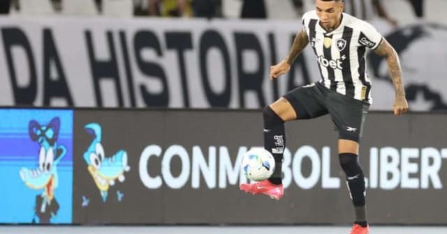 Igor Jesus reflete sobre derrota do Botafogo e dá lições