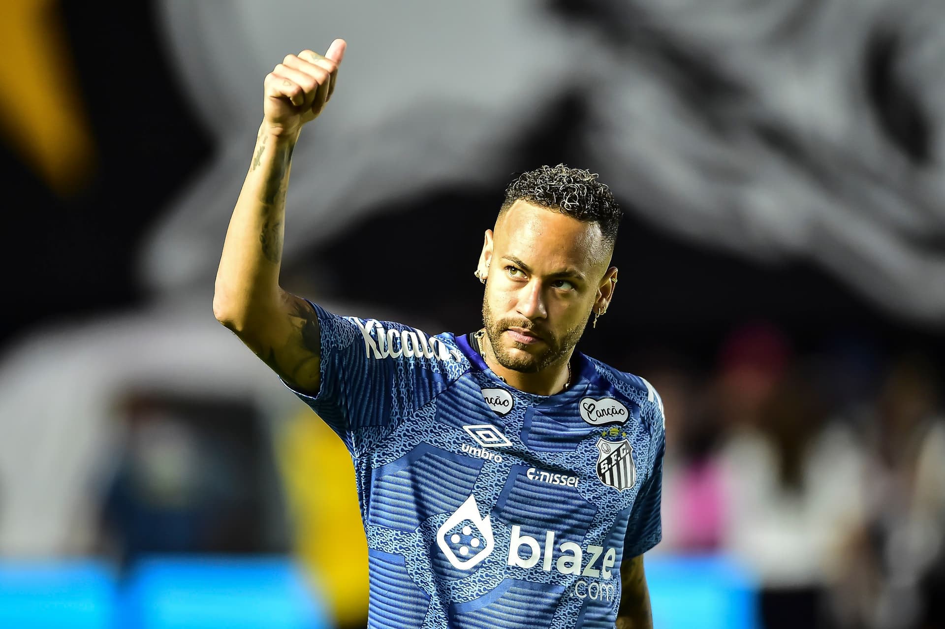 Neymar sofre lesão leve e tempo de recuperação é estimado