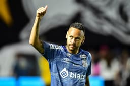 Neymar sofre lesão leve e tempo de recuperação é estimado