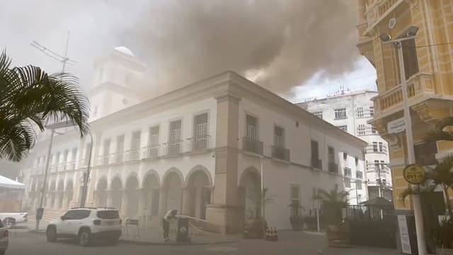 Incêndio provoca evacuação na Câmara de Salvador