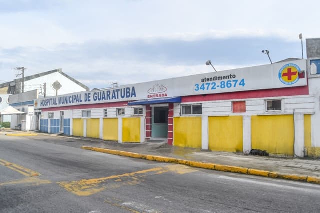 Médico condenado a devolver R$ 227 mil por acúmulo de cargos