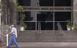 Diretor do presídio da Polícia Civil é afastado após descoberta de celulares