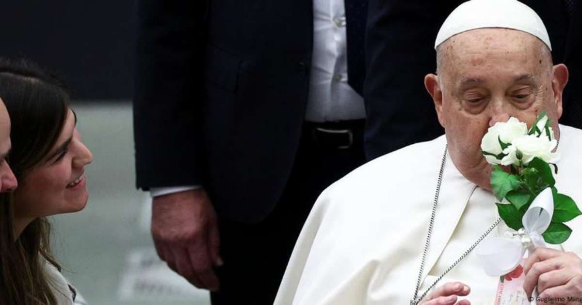 Papa Francisco apresenta melhora após longa internação