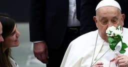 Papa Francisco apresenta melhora após longa internação