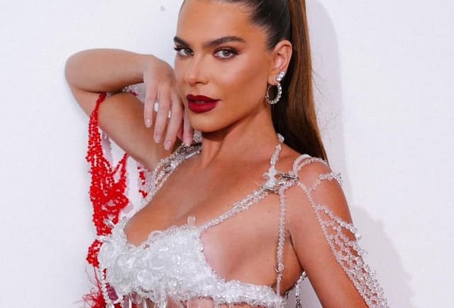 Mariana Goldfarb fala sobre pressão do Carnaval no corpo