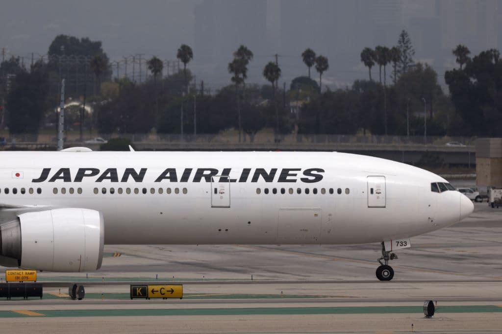 Pilotos da Japan Airlines demitidos por consumo de álcool