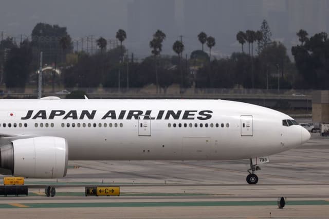 Pilotos da Japan Airlines demitidos por consumo de álcool
