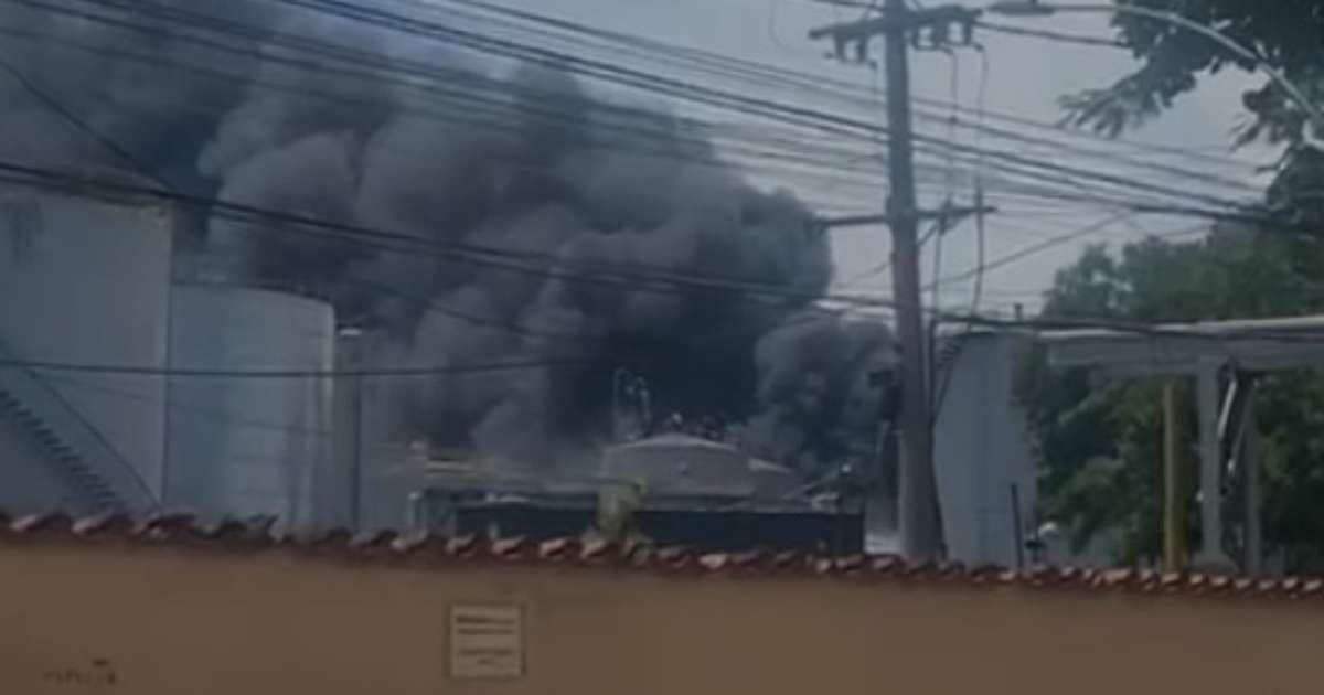 Incêndio gravíssimo em fábrica de óleo no Rio de Janeiro