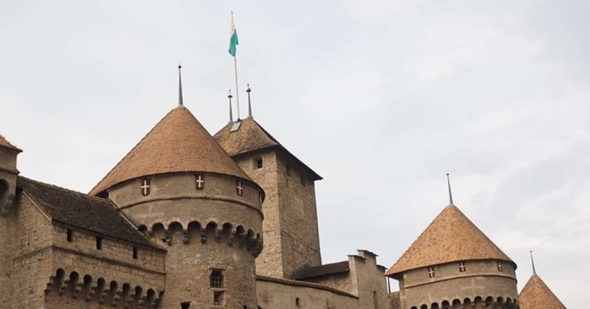 Castelos Europeus Que Encantam Visitantes ao Redor do Mundo