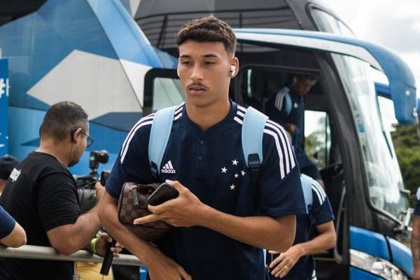 Cruzeiro anuncia lesão de Japa e desfalques para a partida