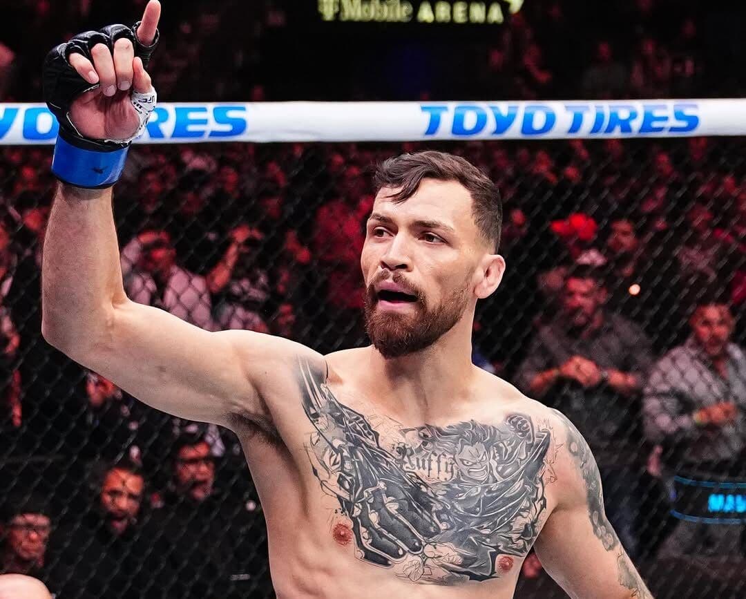 Maurício Ruffy brilha com nocaute no UFC 313