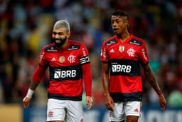 Bruno Henrique empata com Gabigol em gols por clássicos