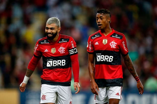 Bruno Henrique empata com Gabigol em gols por clássicos